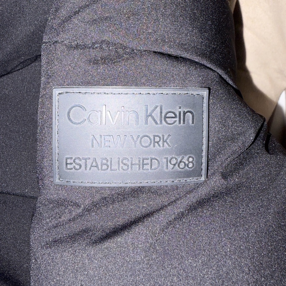 Calvin Klein Infinite Stretch Black Cropped Puffer Jacket EUC Women’s Size XL - Picture 8 of 8